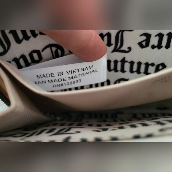 Juicy Couture Pink Bow Wallet - Picture 6 of 7